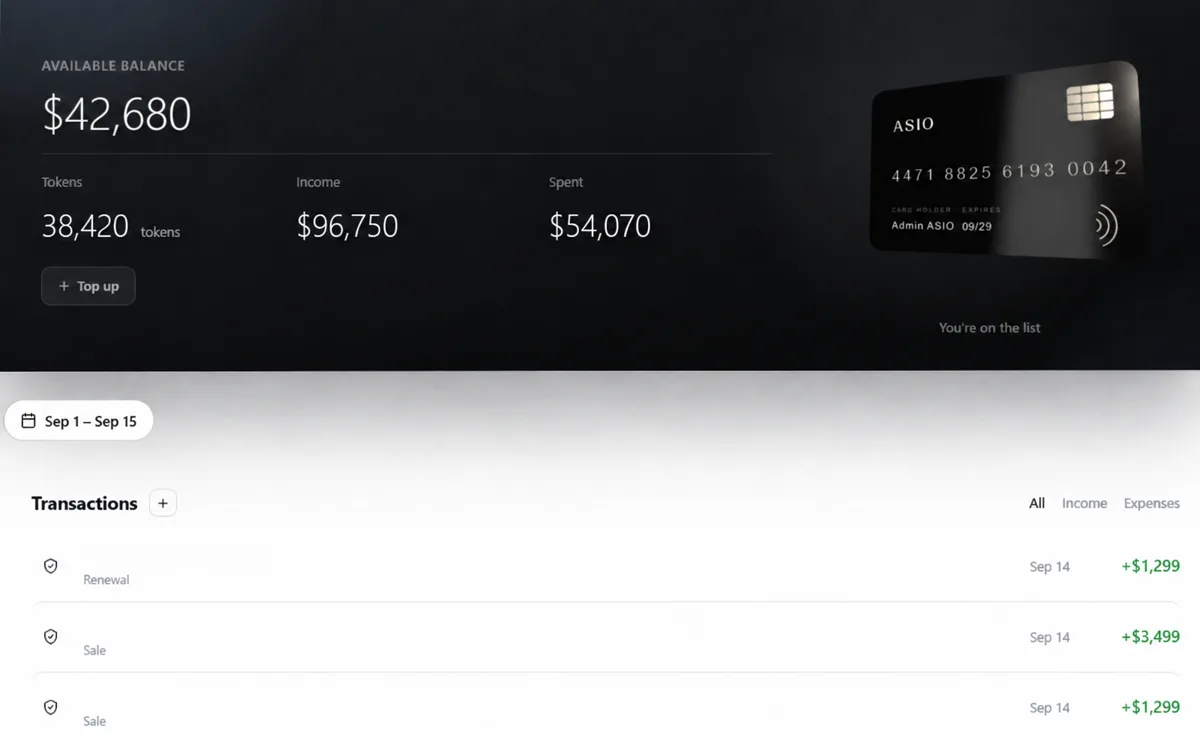 La pantalla de ASIO Bank: saldo disponible, tokens, ingresos y gastos junto a la tarjeta ASIO, sobre una lista de transacciones.